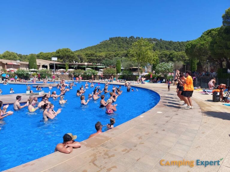 Aquagym in het Panorama zwembad bij Camping Castell Montgri