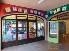 De Kids Club van camping Castell Montgri