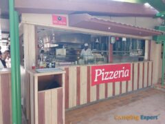 Restaurant Pizzeria bij zwembad Ombra