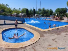 Camping Castell Montgri kinderbad bij zwembad Ombra