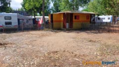 Stellplatz Private Sanitäreinheit Parasol 3 Premium Plus Camping Domaine de la Yole