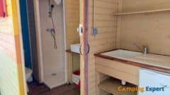 Kampeerplek Prive Sanitair Parasol 3 Premium Plus Camping Domaine de la Yole