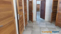 Sanitary building Toilets Camping Domaine de la Yole