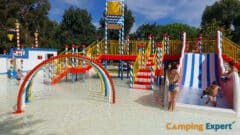 Water playground Camping Le Serignan Plage