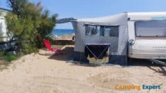 Camping Les Mediterranees Nouvelle Floride pitch by the sea