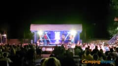 Camping Les Mediterranees Beach Garden Unterhaltung Abendshow Käfigkampf