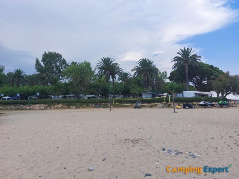 Het strand van Camping Playa Montroig