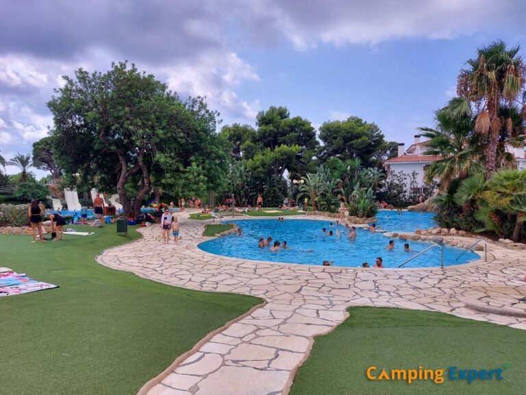 Garden Pool zwembad op Camping Playa Montroig