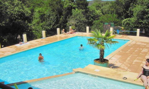 Camping Slow Village Provence Occitane -swimming pool