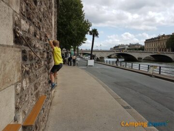 Climbing Wall-Seine