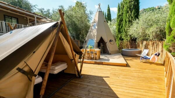 Camping Trasimeno Glamping Resort - Tipi Lodge Jacuzzi