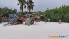 Camping Domaine de la Dragonniere Lagoon Piratenboot Speelschip