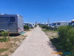 Camping Costa do Vizir kampeerplek pitch elektriciteit - Veld B