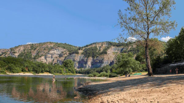RCN Camping La Bastide en Ardèche zandstrand rivier de Ardèche