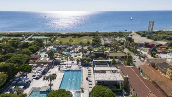 Camping Le Brasilia - camping met zwembaden en direct aan het strand